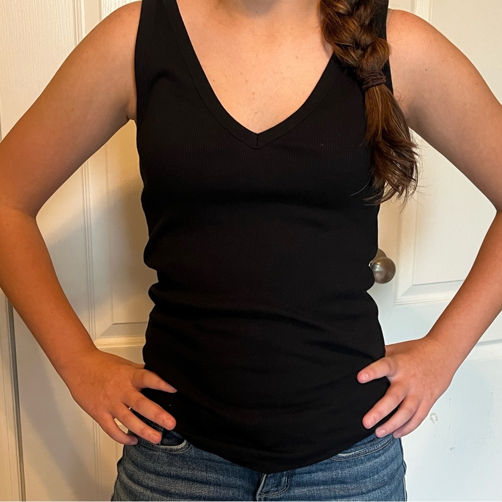 Women’s v-neck tank top